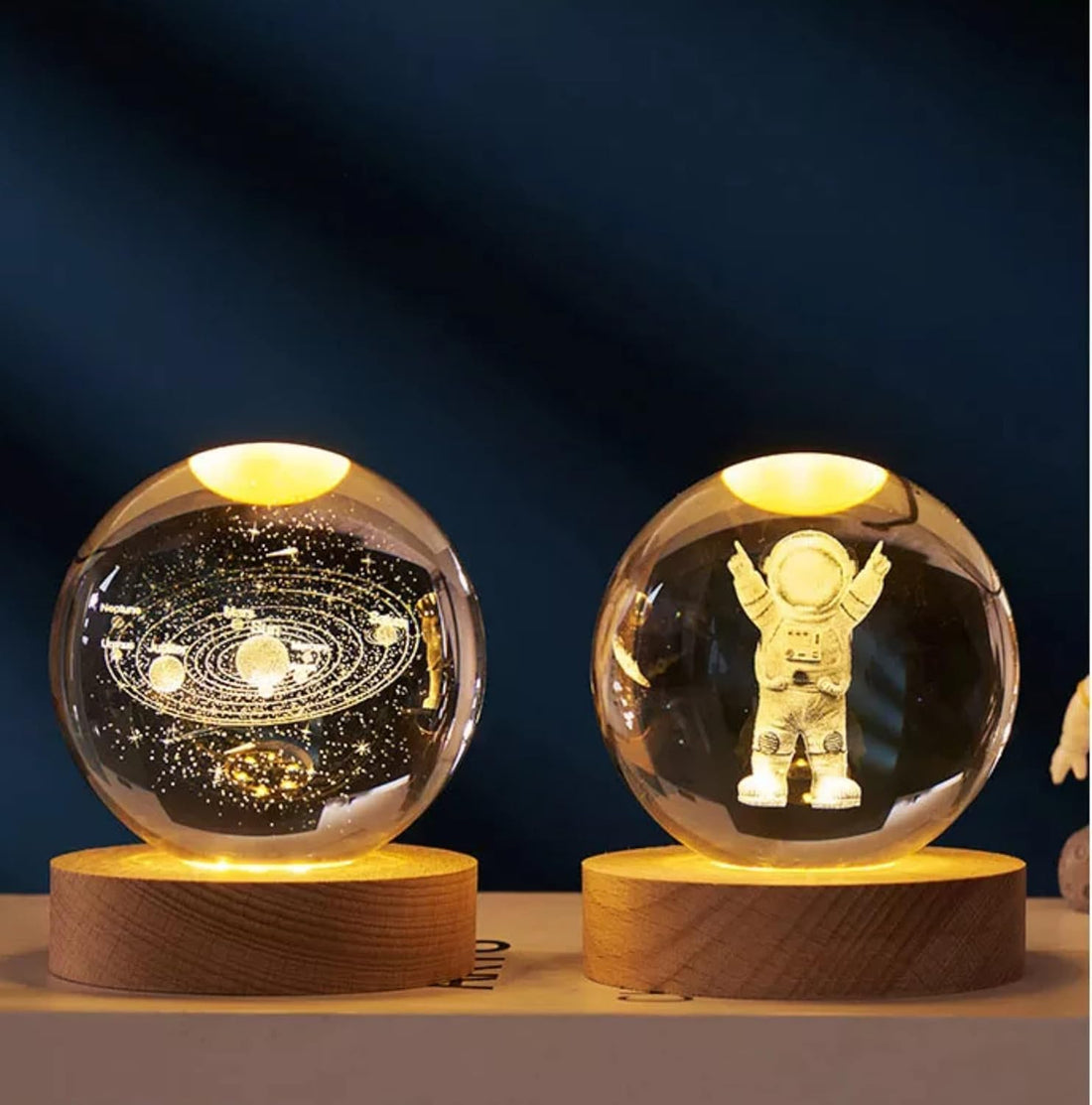 3D Astronaut Crystal Ball Night Light With Wooden Base