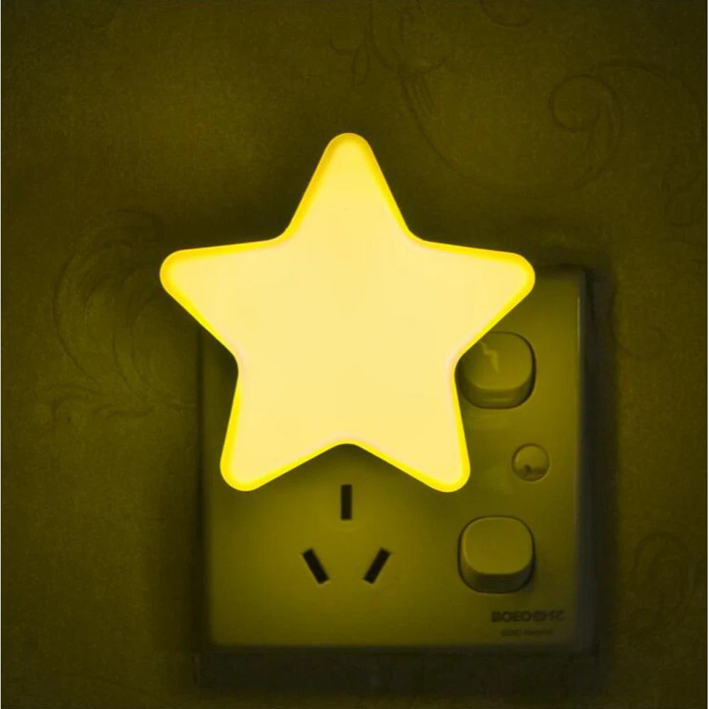 Xergy Star Shape LED Plug-in Night Light for Kids Dusk to Dawn Sensor Star Night Lights Pentagram Shaped LED Light Lamps for Bedroom Bathroom Kids Room, Children Sleep (Warm White)