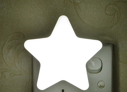 Xergy Star Shape LED Plug-in Night Light for Kids Dusk to Dawn Sensor Star Night Lights Pentagram Shaped LED Light Lamps for Bedroom Bathroom Kids Room, Children Sleep (Cool White)