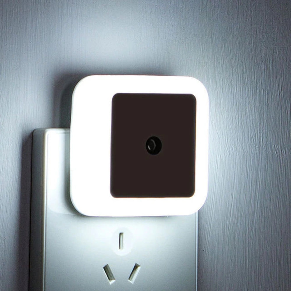 Plug-in LED Night Light With Auto Dusk-To-Dawn Sensor ( Square, White )